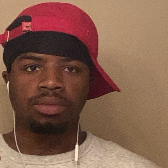 Meet your Posher, Brandon - Picture 2 of 3